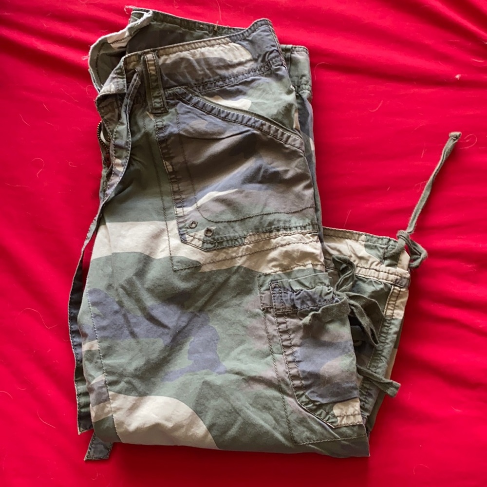 Hollister Camo Capris